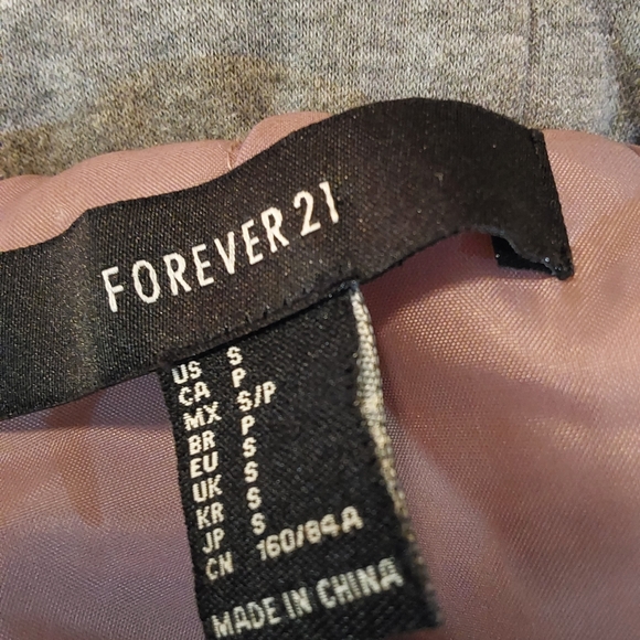 🌺 NEW Forever 21 Bomber Jacket/Hoodie w/Tech Pocket - Picture 10 of 12